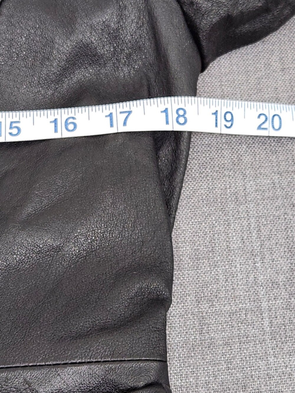 Oscar Piel Sleek Black Leather Zip Up Collard Jacket.  Small - Picture 8 of 9